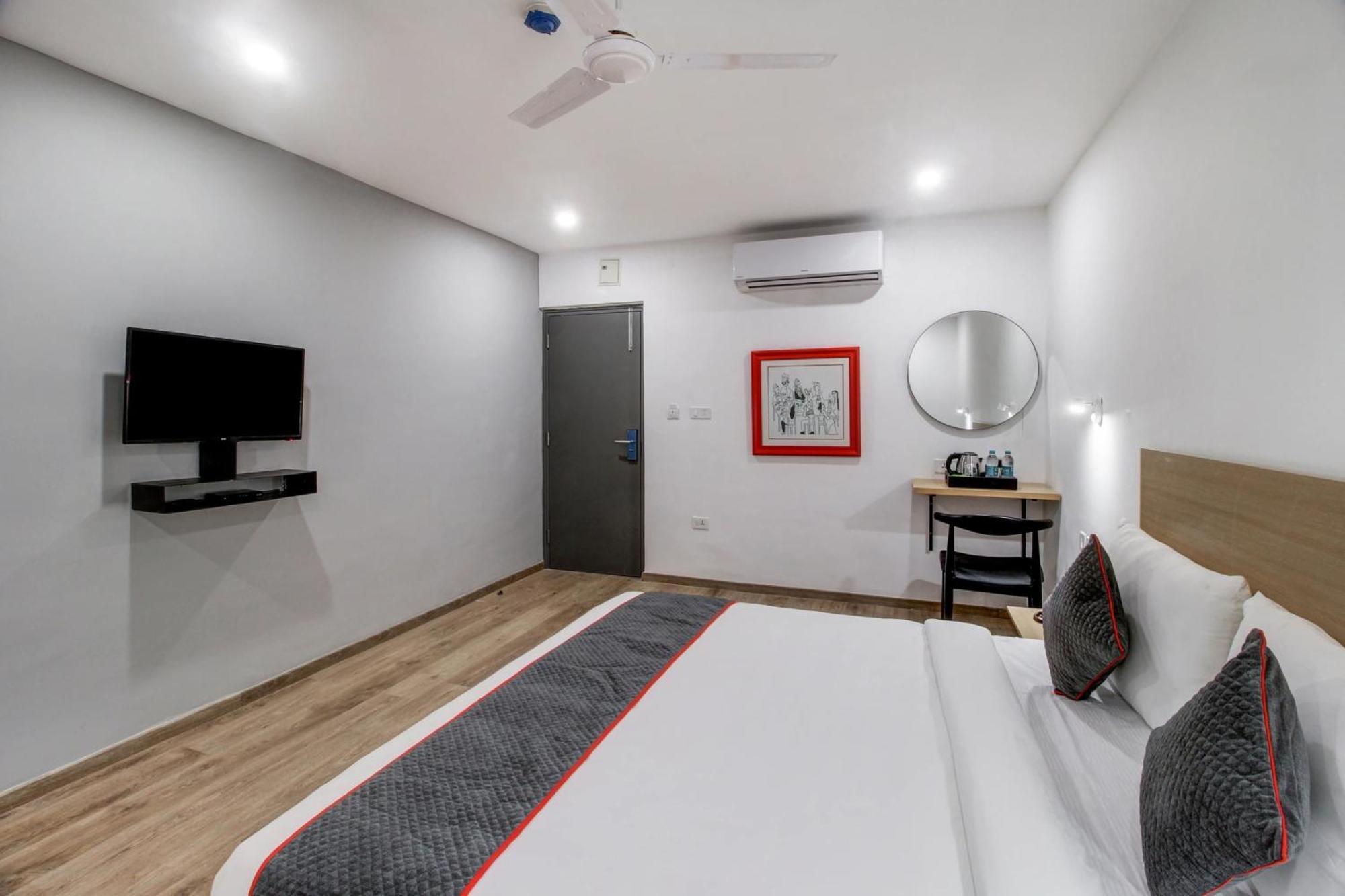 Super Townhouse Rcc Majestic 397 Lb Nagar Hotel Hyderabad Exterior photo