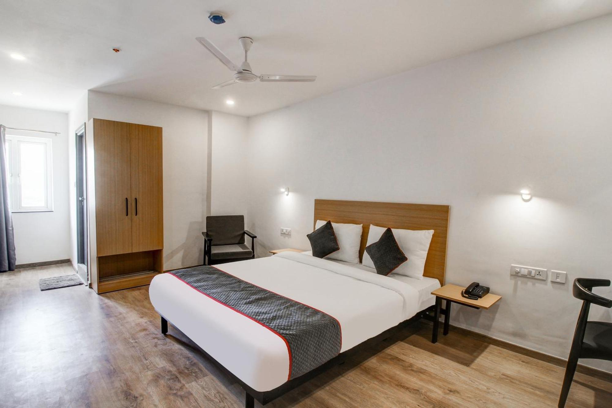 Super Townhouse Rcc Majestic 397 Lb Nagar Hotel Hyderabad Exterior photo