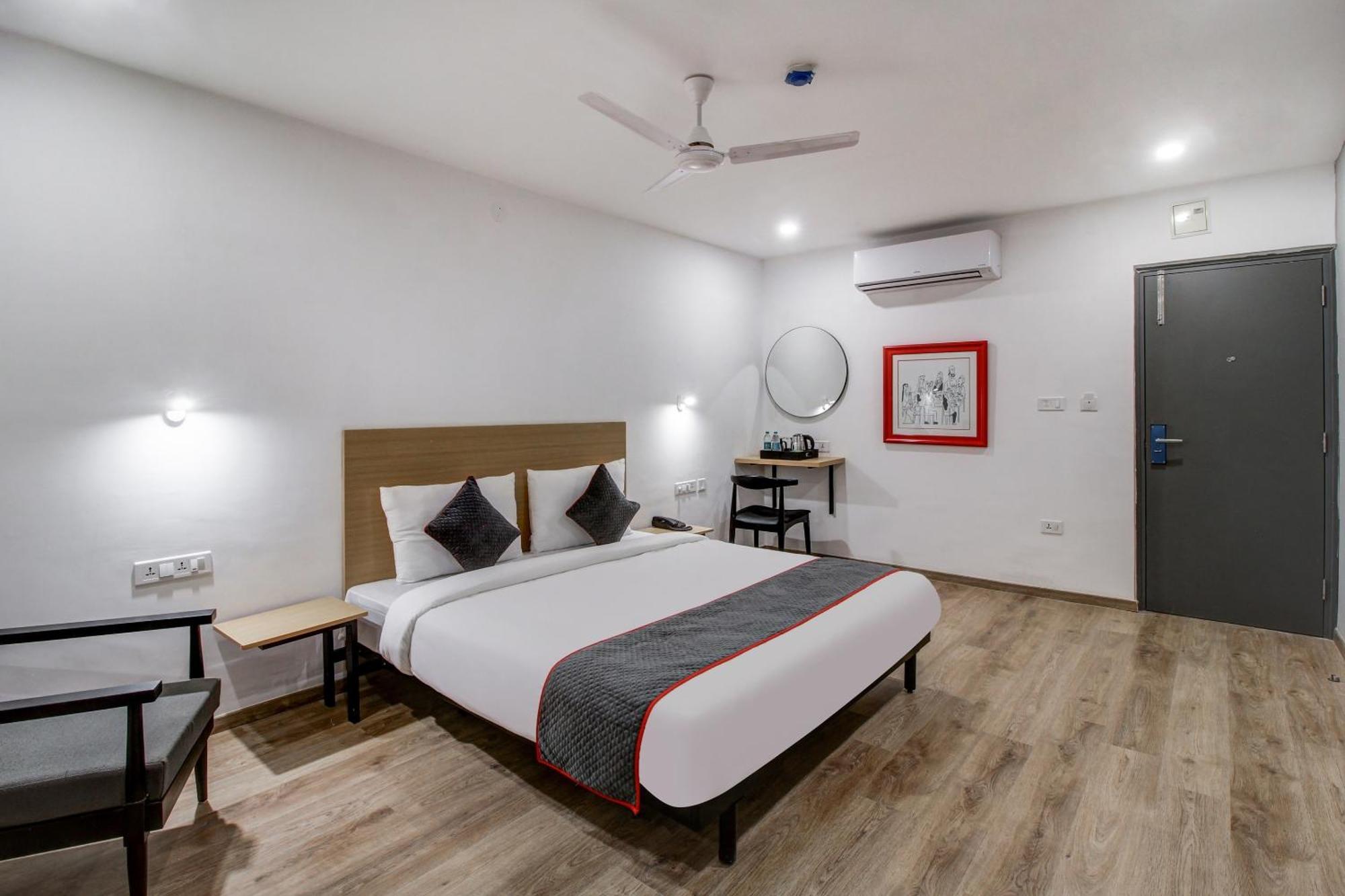 Super Townhouse Rcc Majestic 397 Lb Nagar Hotel Hyderabad Exterior photo