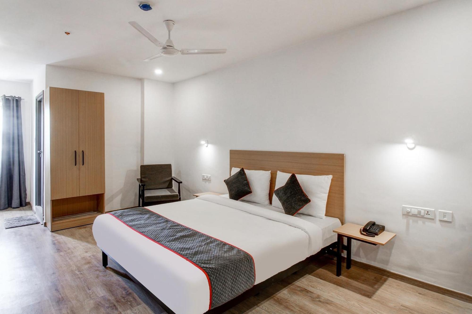 Super Townhouse Rcc Majestic 397 Lb Nagar Hotel Hyderabad Exterior photo