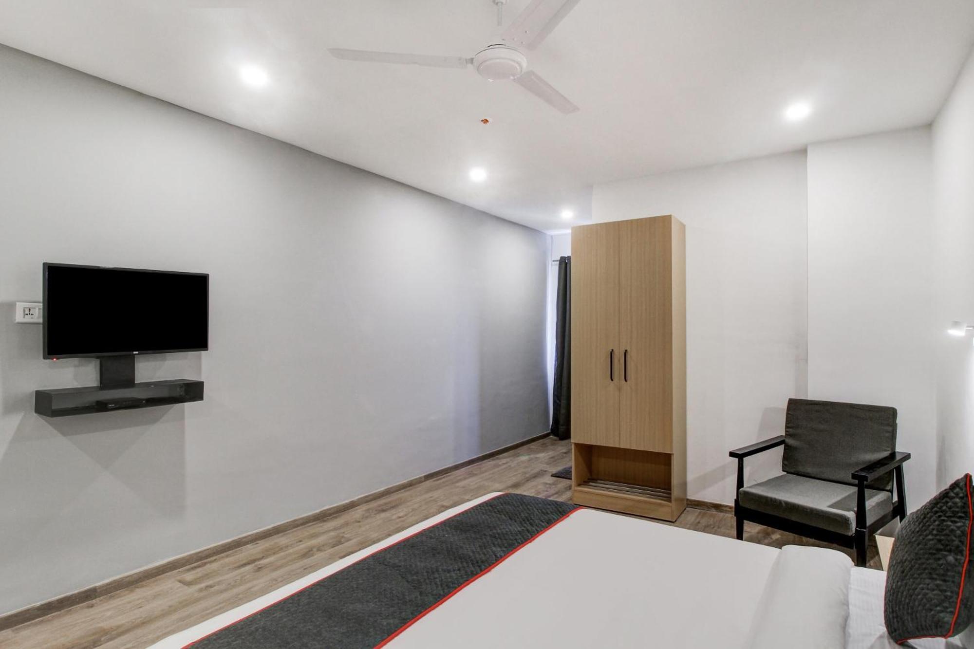 Super Townhouse Rcc Majestic 397 Lb Nagar Hotel Hyderabad Exterior photo