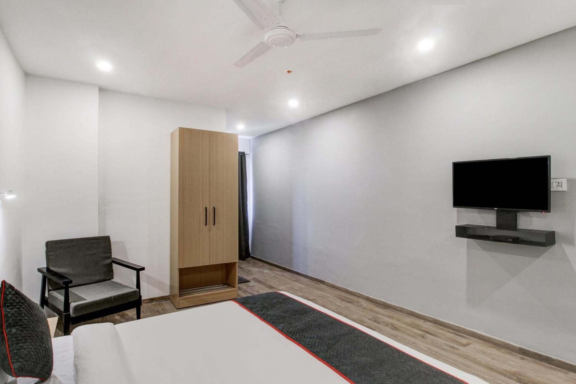 Super Townhouse Rcc Majestic 397 Lb Nagar Hotel Hyderabad Exterior photo